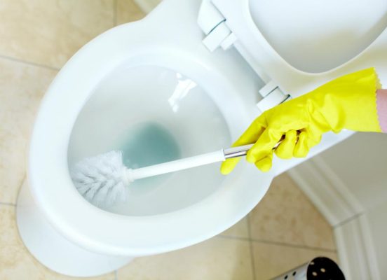 bồn cầu bị tắc